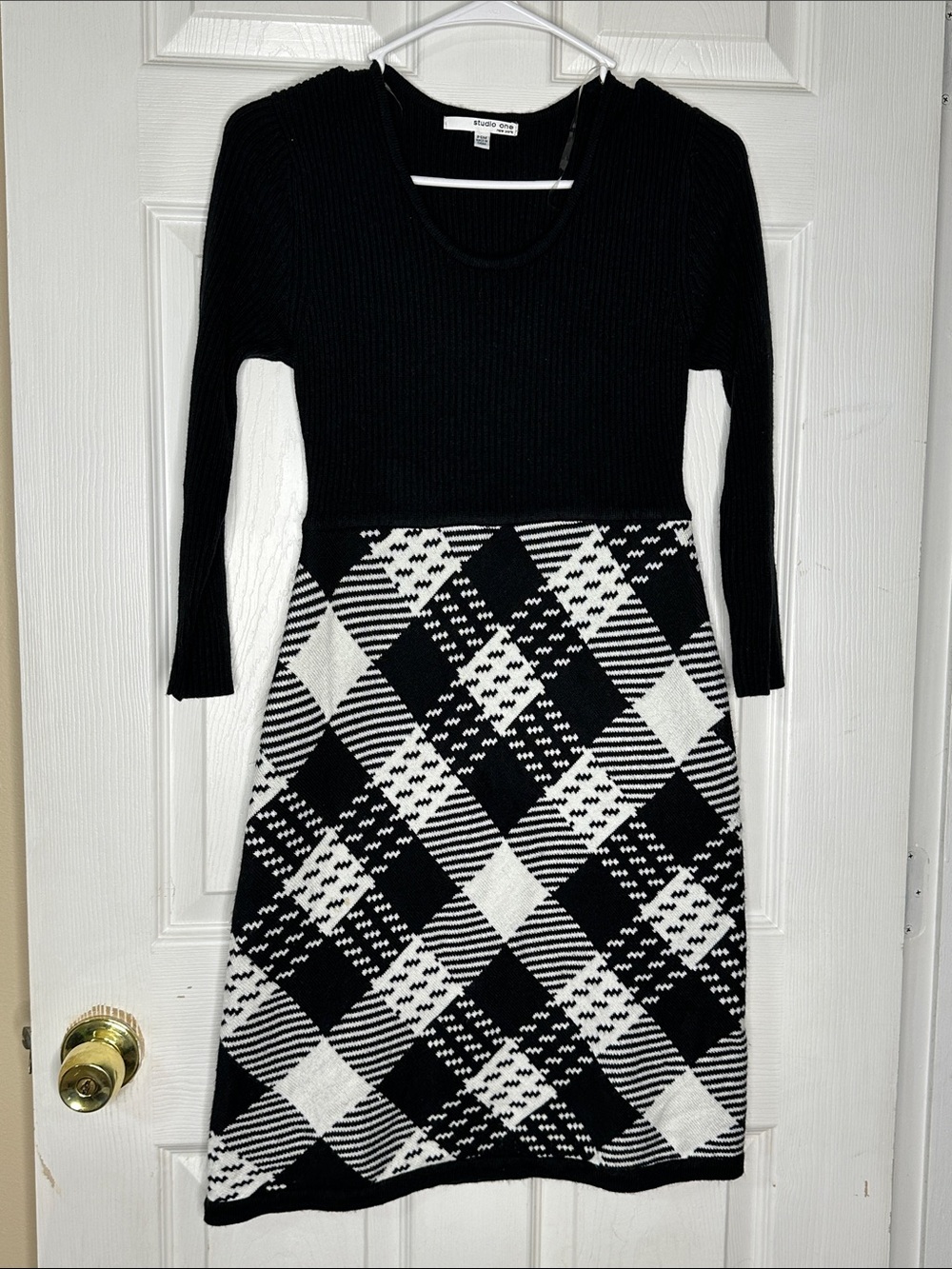 Studio 1940 Black and White Long Sleeve Knit Dress